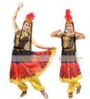 新疆维吾尔舞蹈服装的体现