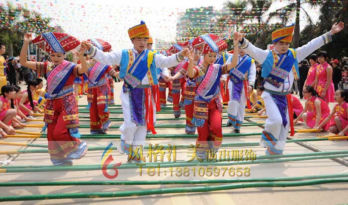 海南歌舞专场演出服饰特色是什么