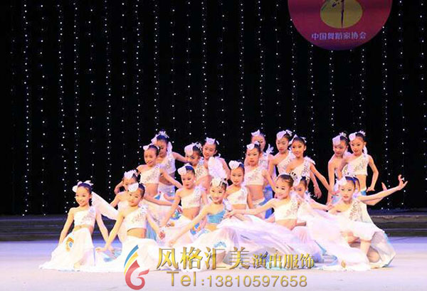 儿童演出服装定制