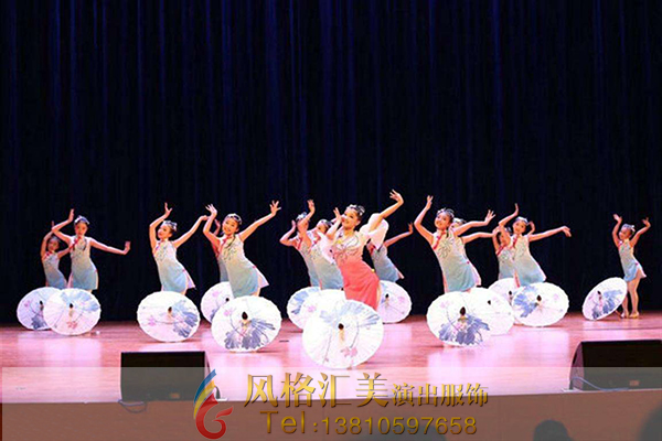 校园举行元旦晚会定制校园演出服装