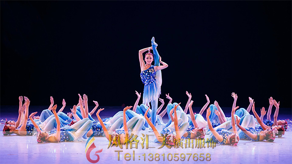 校园舞蹈队服装绽放少年风采