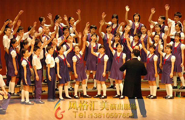 校园演出七月激情四射的校园合唱演出服装！