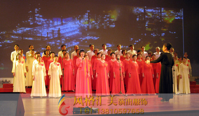 合唱演出服装八月儿童大型综艺合唱演出节目！