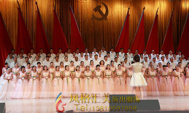 山东唱响祖国好大型合唱演出服装定制！
