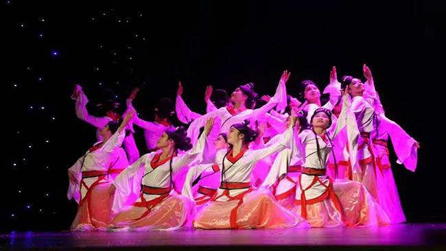 大型中秋月圆夜舞台演出现场，舞蹈服装争抢上线！