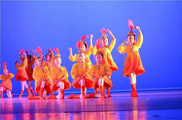 新疆民族舞蹈服装儿童服装定制