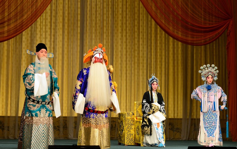 春节戏曲演出节目传统京剧演出服装定制！