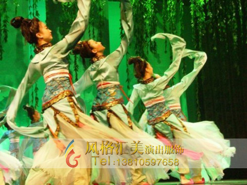 如何设计完美契合舞蹈作品的舞蹈演出服装