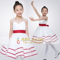 学生演出服装设计
