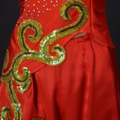 新款社区舞台演出服装女款秧歌舞蹈演出服装红色女秧歌服定制！